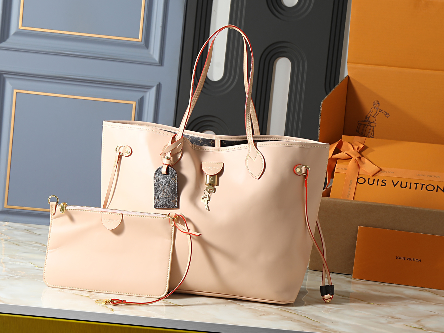 Louis Vuitton LV Classic Handbag Premium Canvas Model M28610 Interior Pocket Fashion Statement Fashion Accessory